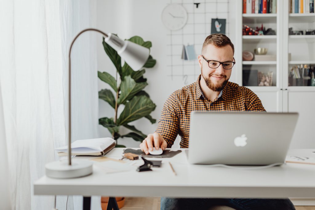 Fit durch mehr Bewegung im Homeoffice