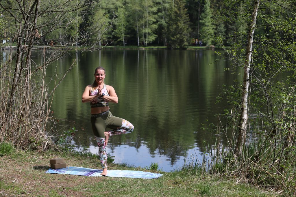 Yoga Asana Balance Baum