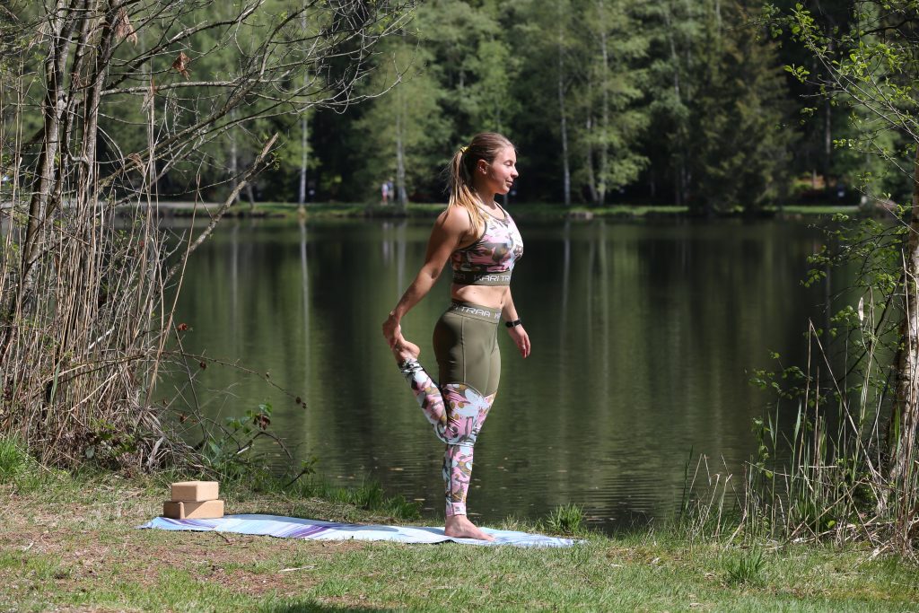 Yoga Übunge für Läuferinnen Oberschenkeldehnung